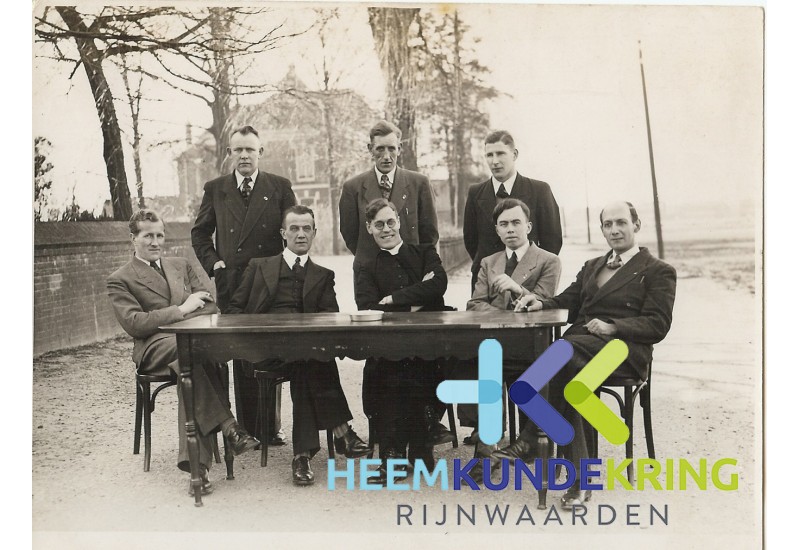 1951 Bestuur L.Boys zittend lnr. Q.Peet- H.ten Vaarwerk - Kap. Goozen - Jan Ikink- H.Striek. staand lnr. Herman van Megen - Hein Degen- Jan Pastoor ( Buck)